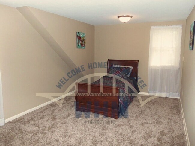 Building Photo - COMING SOON! Lovely 4 bedroom Single Famil...