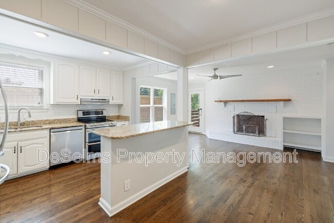 Building Photo - 227 53rd Ave N