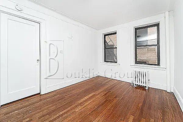 Building Photo - 1 bedroom in ASTORIA NY 11102