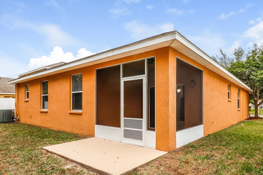 Building Photo - 11832 Colony Lakes Blvd