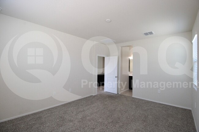 Building Photo - 18577 W Bronco Trl