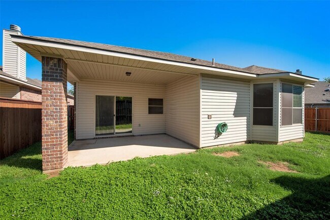 Building Photo - 1217 Nora Ln