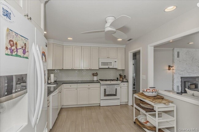 Building Photo - 15 Gardners Ln