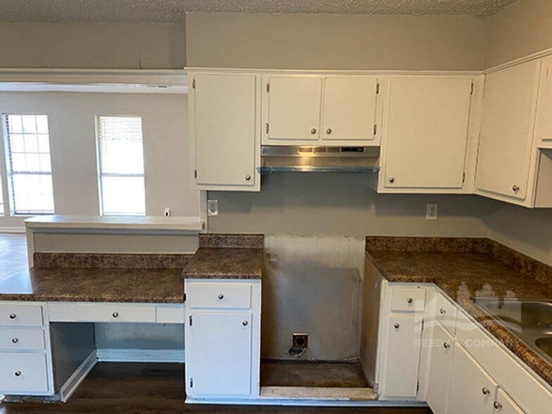 Building Photo - 5370 Haynes Dr