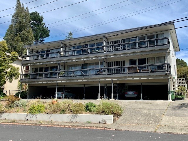 View of Building - 25 Roque Moraes Ct