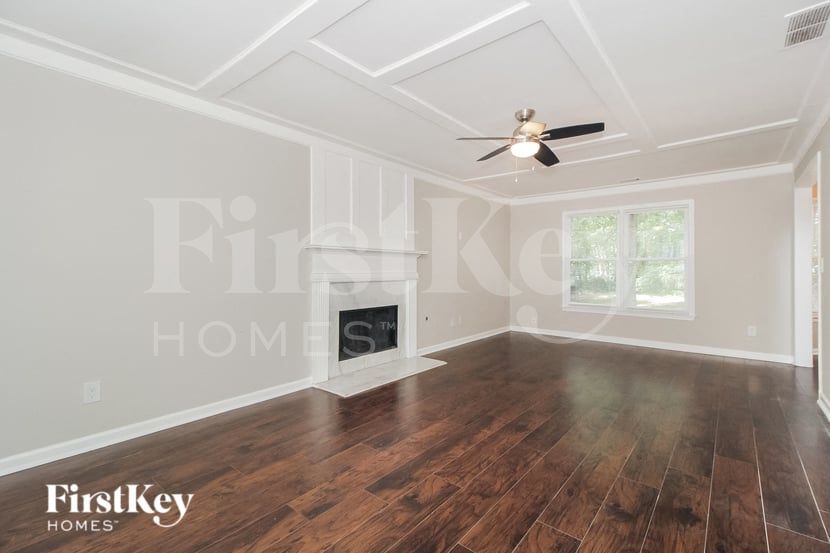 Building Photo - 1985 Castle Royale Dr