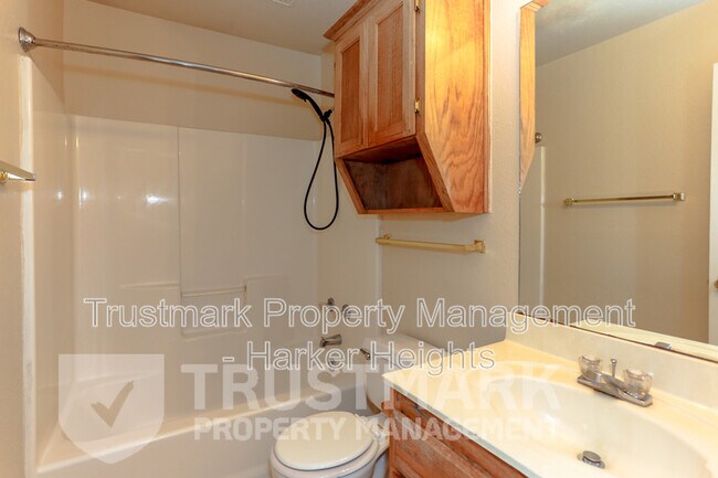 Building Photo - 1907 Windward Dr