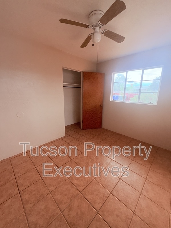 Building Photo - 4741 E 2nd St