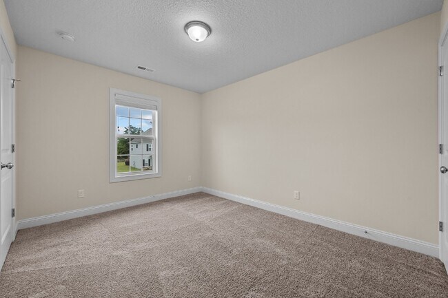 Building Photo - 304 Little Egret Ln