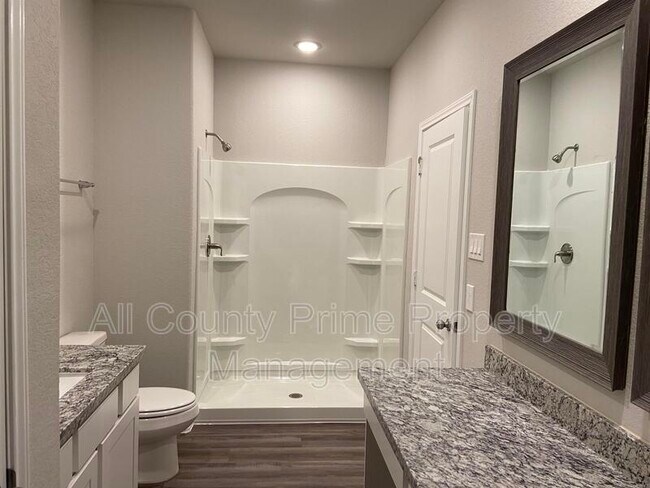 Building Photo - 15860 Pecan Dr