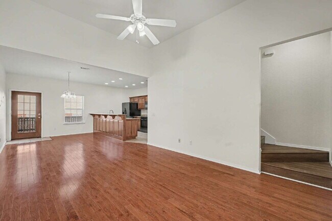 Building Photo - Spacious 3-Bed Duplex in Bentonville with Granite Elegance – Your Ideal Home Awaits!