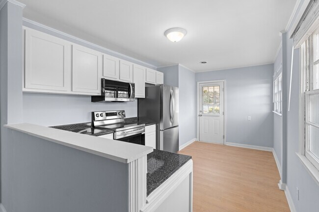 Building Photo - 409 Wilkes Rd