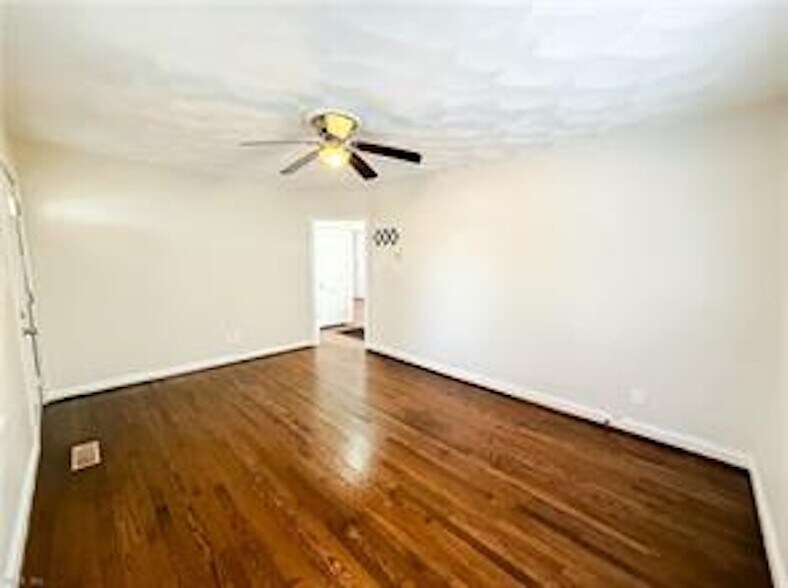 Building Photo - 3403 Dartmouth St