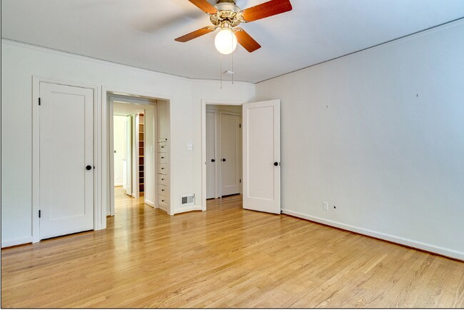 Building Photo - 616 SE Andover Pl