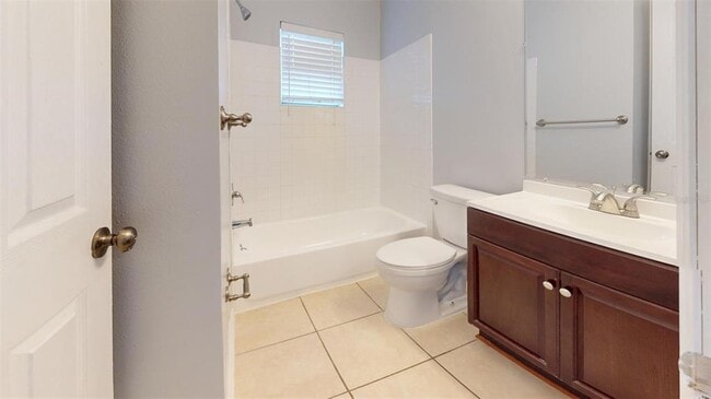 Building Photo - 2151 Alicia Dr