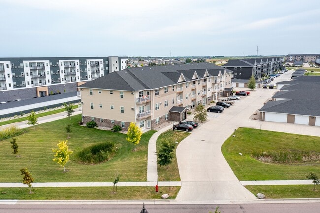 Building Photo - Creekside at Osgood Apartments
