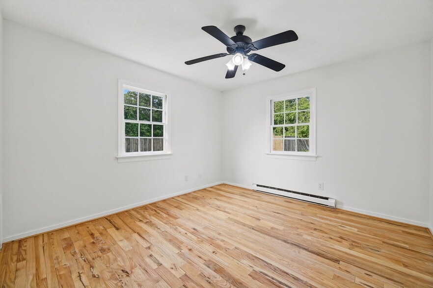Building Photo - 300 Marlin Dr