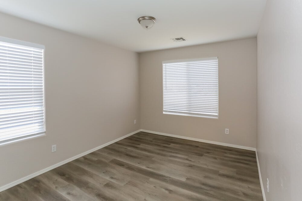 Building Photo - 2322 S 65th Dr
