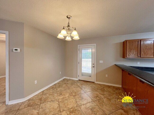 Building Photo - Updated 4 Bedroom Home in Crestview