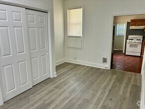 Building Photo - Spacious 3-Bedroom Home in North Philadelphia