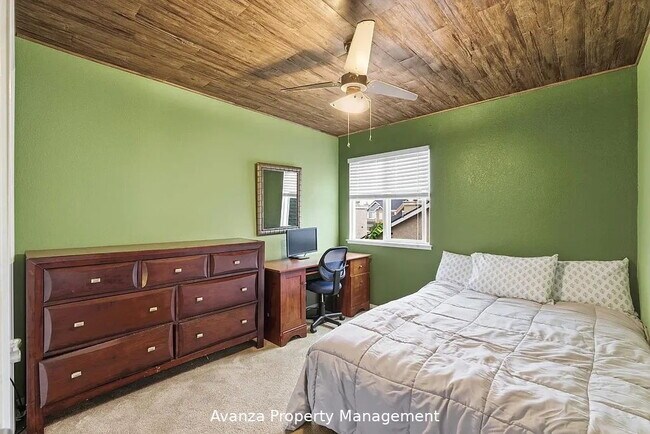 Building Photo - Home for Rent 8735 N. Cedar Ave Unit 151, Fresno, CA 93720 3 Bedroom/2.5 Bath Condo in Fresno (Sh...