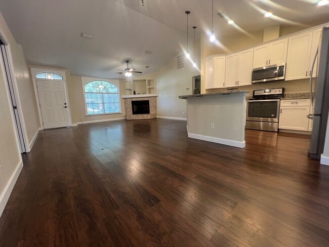 Building Photo - 6202 SW 86th Way