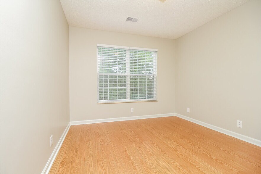 Building Photo - 5832 Murphywood Crosing