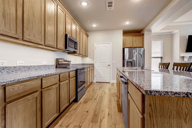 Building Photo - 9625 Heartwood Dr