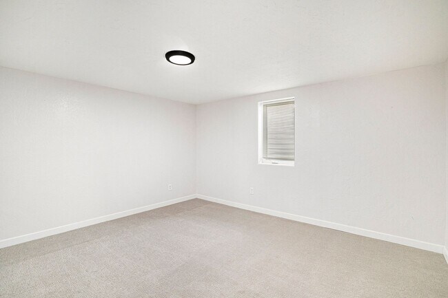 Building Photo - Pecos9881