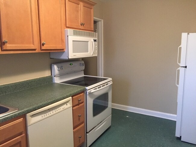 Building Photo - 523 Martin St