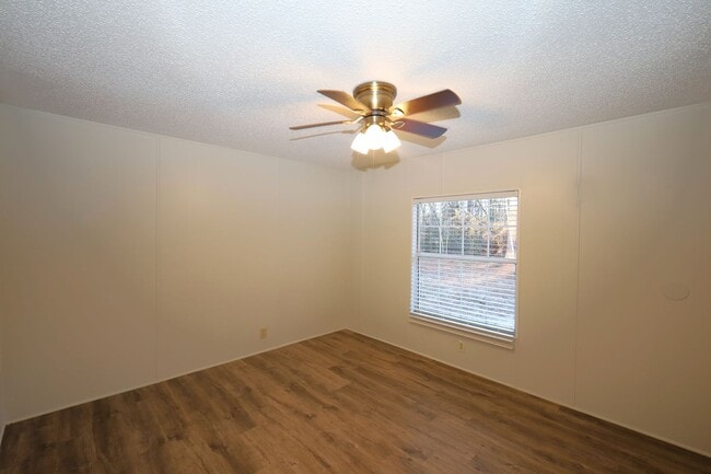 Building Photo - 5493 Griffin Dr