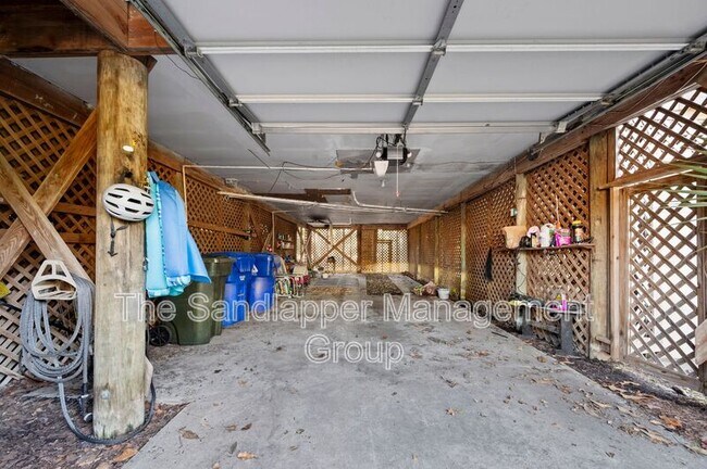 Building Photo - 194 River Breeze Dr