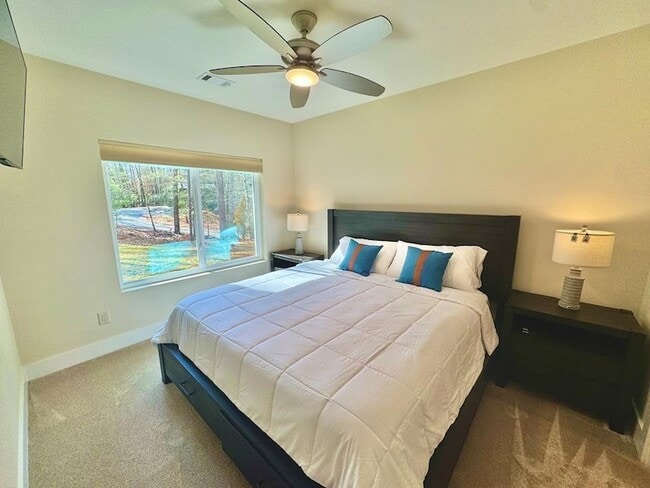 Building Photo - 1001 Sunset Rd