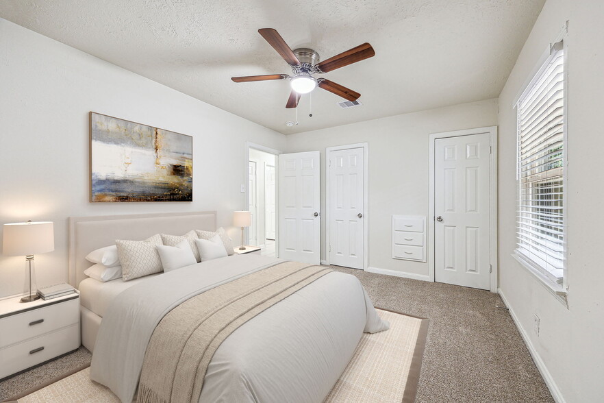 Primary Photo - 2511 Evergreen Dr