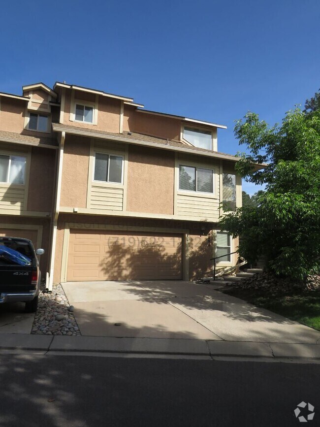Building Photo - Charming 3-Bedroom Townhouse in Broadmoor ...
