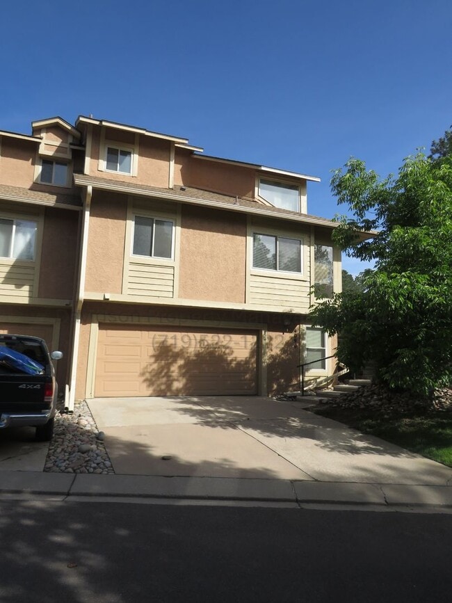 Primary Photo - Charming 3-Bedroom Townhouse in Broadmoor ...