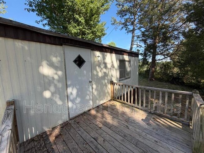 Building Photo - 733 Indian Hill Rd