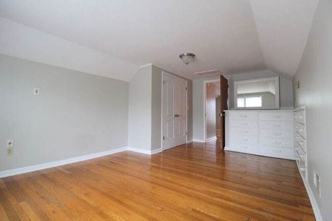 Building Photo - 3 Shenandoah Ave