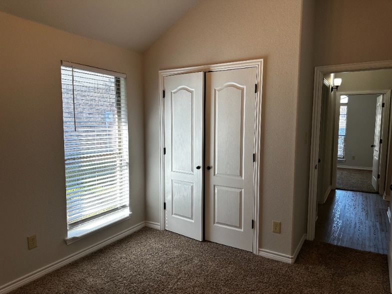 Building Photo - 3120 Lippizan St