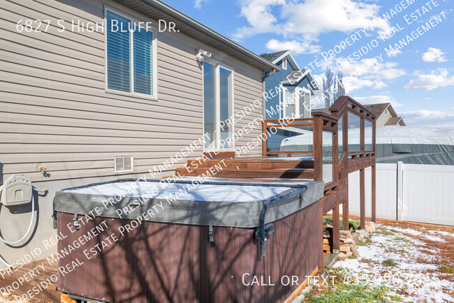 Building Photo - 6827 S High Bluff Dr