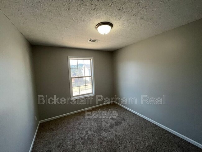 Building Photo - 410 26th Ct