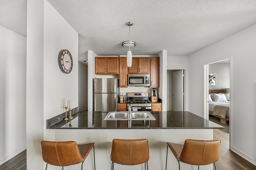 Building Photo - 659 W Kinzie St