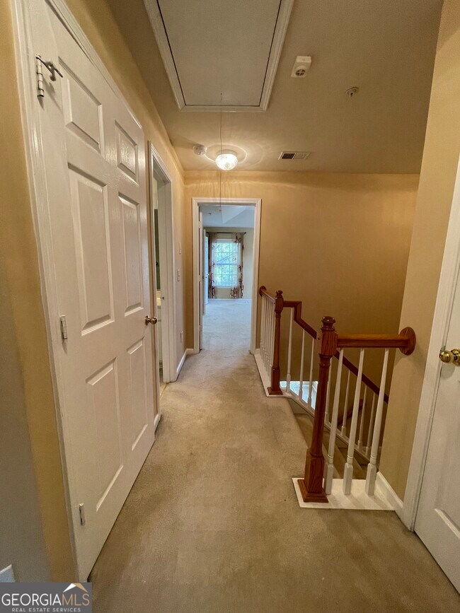 Building Photo - 1773 Highlands View Dr
