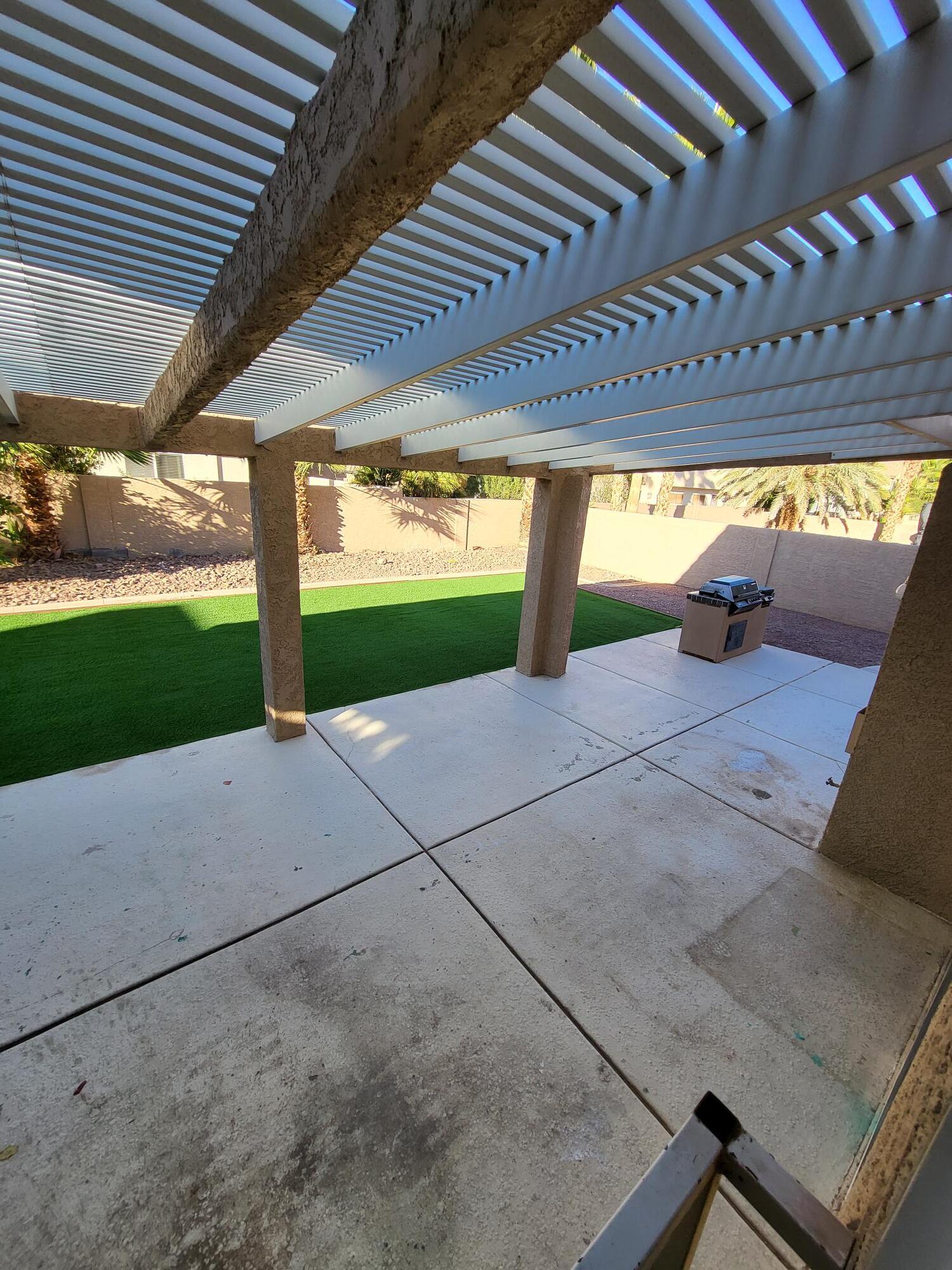 great outdoor area - 2690 African Violet Ave