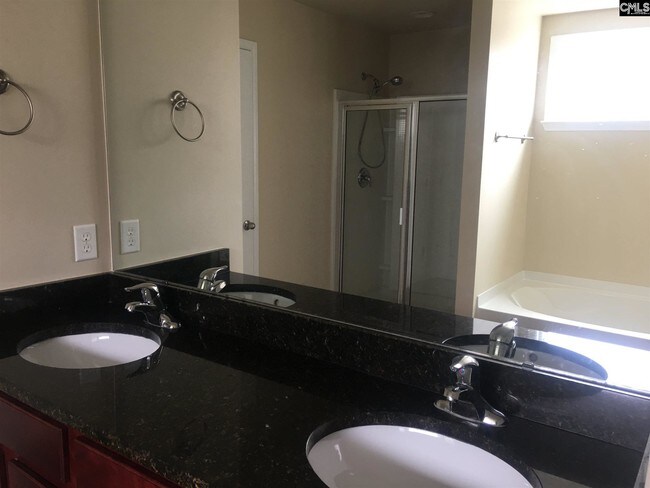 Building Photo - 121 Bartram Way