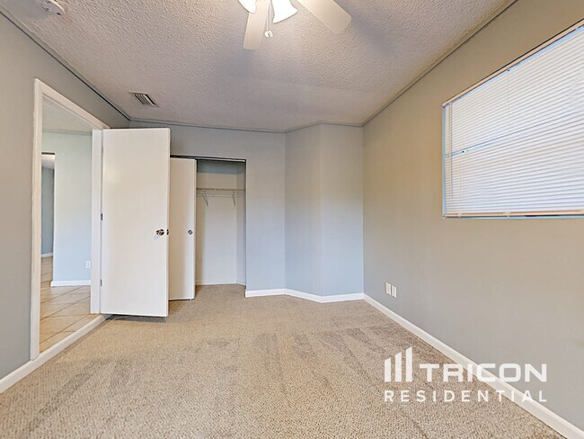 Building Photo - 704 Falkirk Ave
