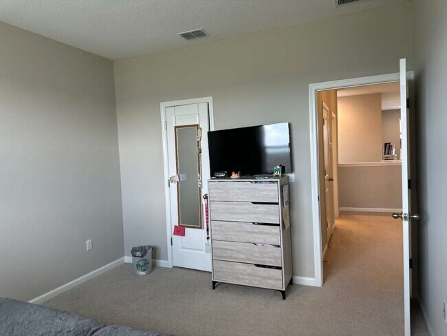 Building Photo - 754 Cherry Elm Dr