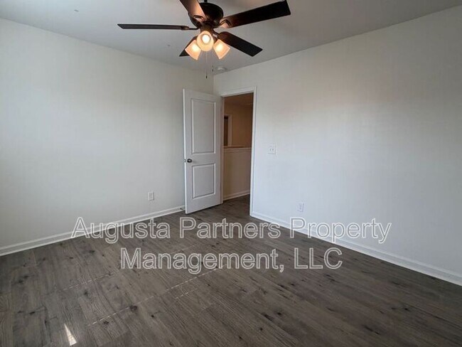 Building Photo - 1097 Sapphire Dr