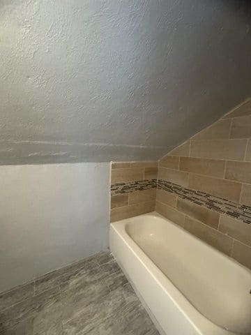 Building Photo - 317 NE 13th Ave