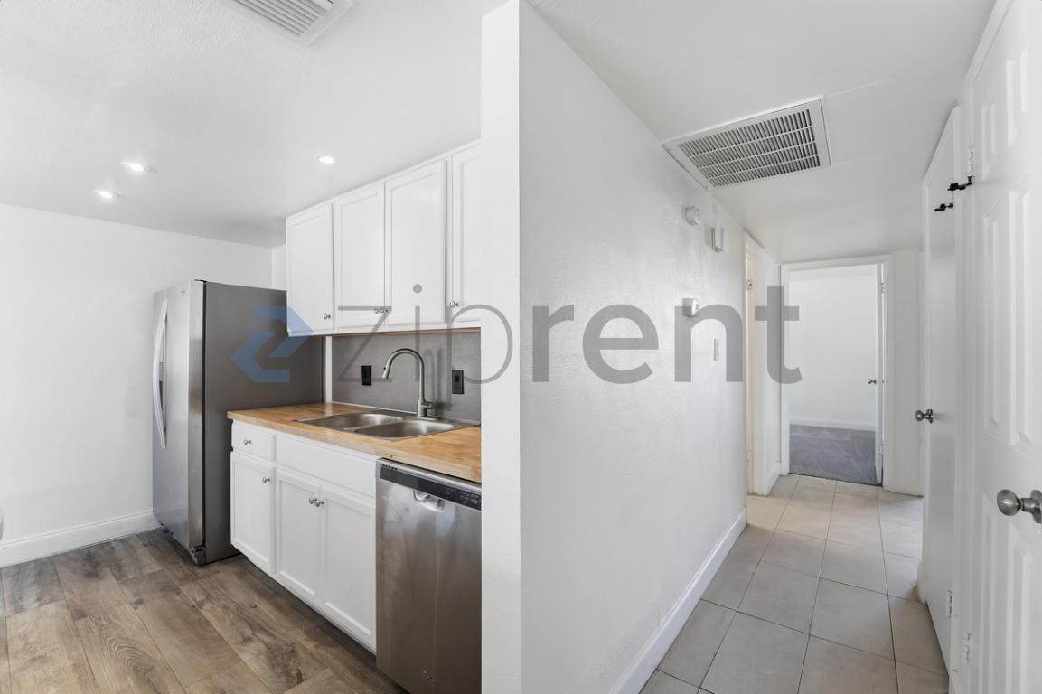 Building Photo - 9037 N 14th St